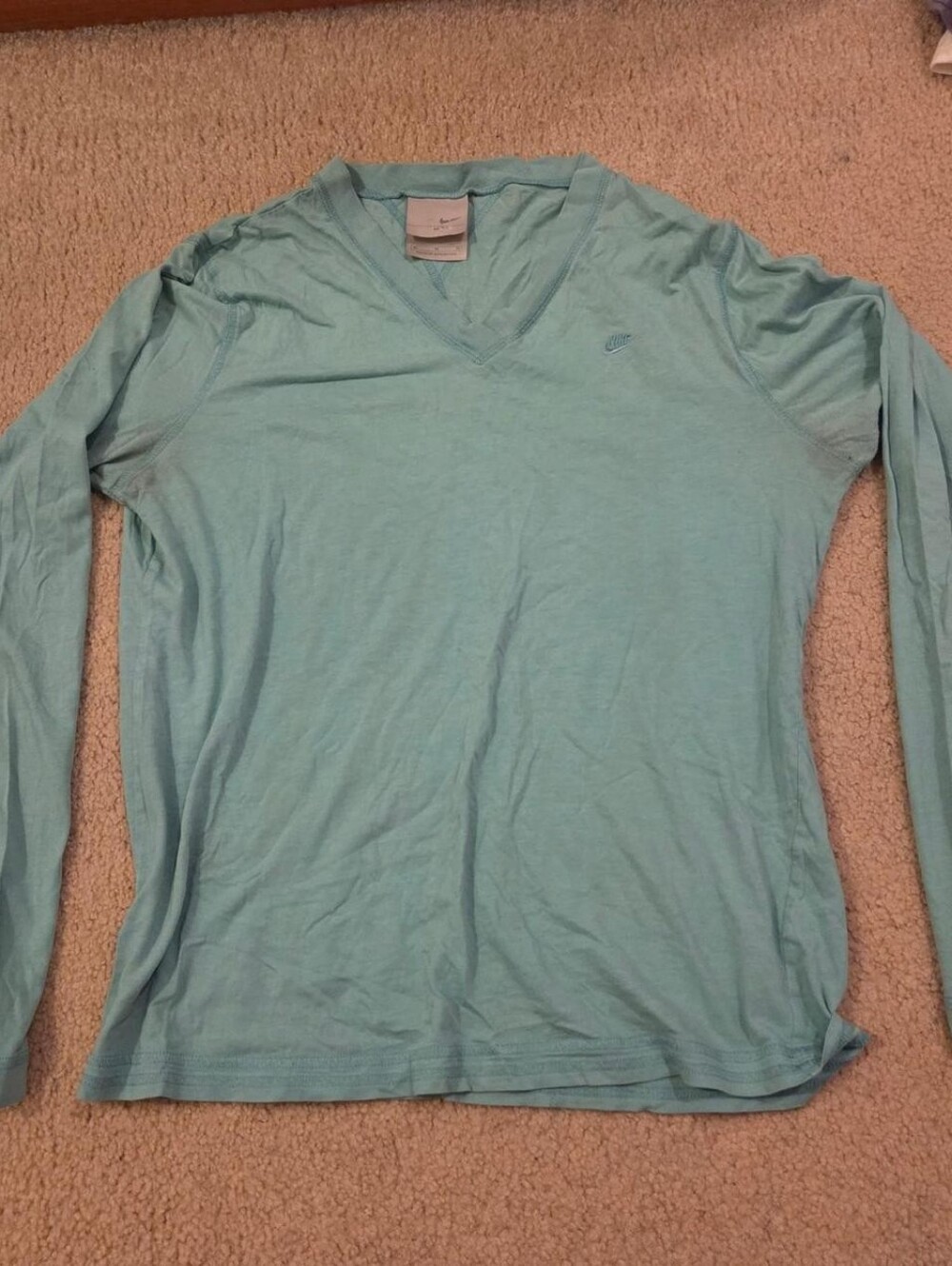 Nike Women's Mint Green Long Sleeve V-Neck Top
